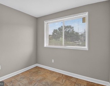 5458 85th Avenue - Photo Thumbnail 4