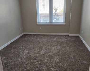 155 Potomac Passage - Photo Thumbnail 21