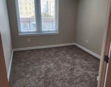 155 Potomac Passage - Photo Thumbnail 35
