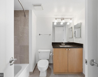 7500 Woodmont Avenue - Photo Thumbnail 14