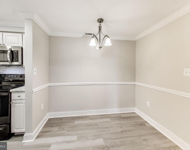 13041 Shadyside Lane - Photo Thumbnail 5