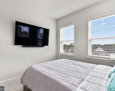 22917 Mater Way - Photo Thumbnail 26