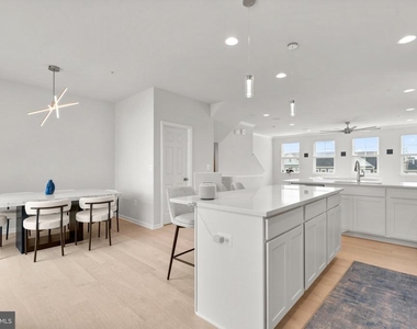 22917 Mater Way - Photo Thumbnail 9