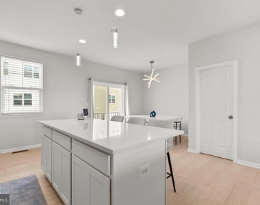 22917 Mater Way - Photo Thumbnail 10