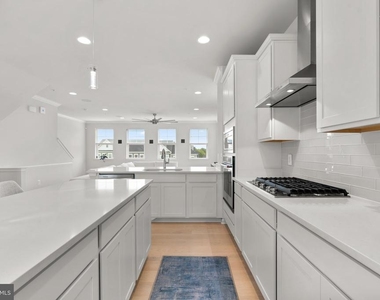 22917 Mater Way - Photo Thumbnail 8