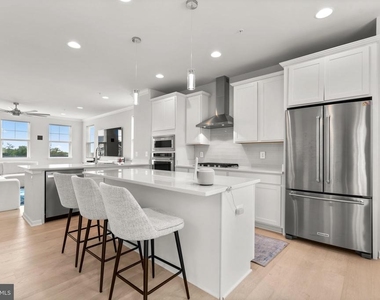 22917 Mater Way - Photo Thumbnail 7