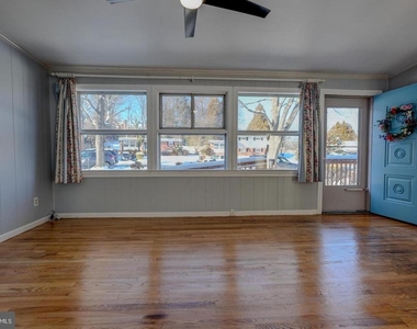 4 Rosanne Lane - Photo Thumbnail 6