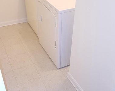 948 Windbrooke Drive - Photo Thumbnail 16