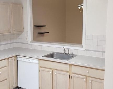 948 Windbrooke Drive - Photo Thumbnail 9