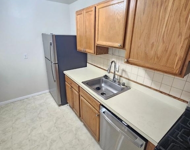 12303 Braxfield Court - Photo Thumbnail 11