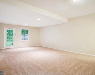 7768 Heatherton Lane - Photo Thumbnail 35