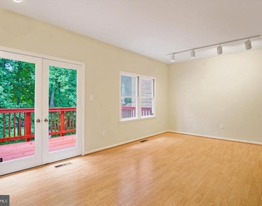 7768 Heatherton Lane - Photo Thumbnail 5