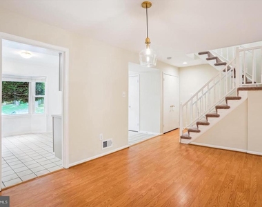 7768 Heatherton Lane - Photo Thumbnail 9