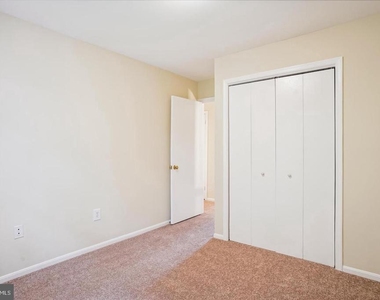 7768 Heatherton Lane - Photo Thumbnail 27