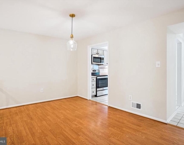 7768 Heatherton Lane - Photo Thumbnail 11