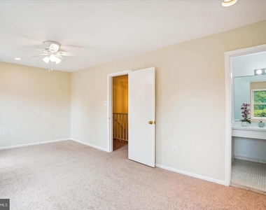 7768 Heatherton Lane - Photo Thumbnail 22