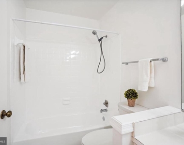 7768 Heatherton Lane - Photo Thumbnail 24