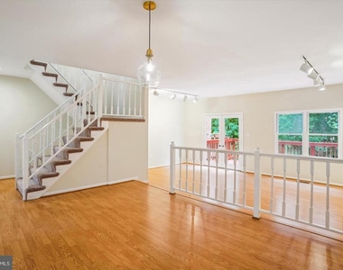 7768 Heatherton Lane - Photo Thumbnail 10