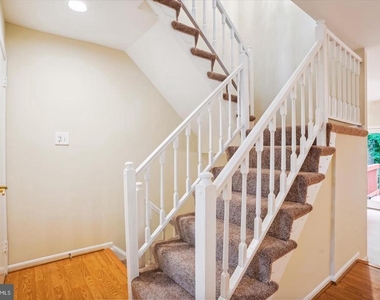 7768 Heatherton Lane - Photo Thumbnail 17