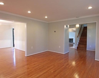 1507 Kersey Lane - Photo Thumbnail 3