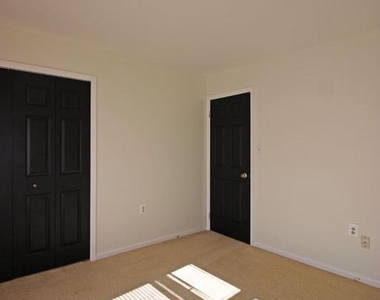 1507 Kersey Lane - Photo Thumbnail 29