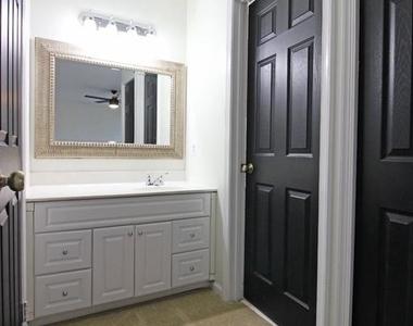 1507 Kersey Lane - Photo Thumbnail 35