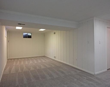 1507 Kersey Lane - Photo Thumbnail 16