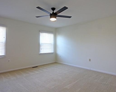1507 Kersey Lane - Photo Thumbnail 31