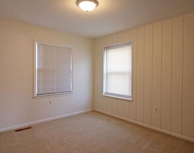 1507 Kersey Lane - Photo Thumbnail 19
