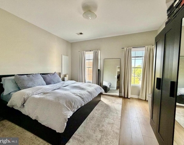 253 Market Street W - Photo Thumbnail 9