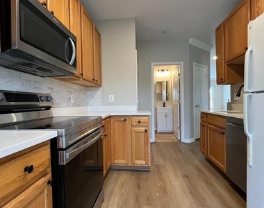 253 Market Street W - Photo Thumbnail 21