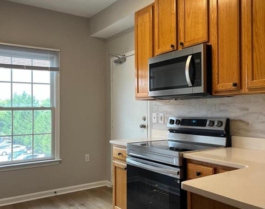253 Market Street W - Photo Thumbnail 24
