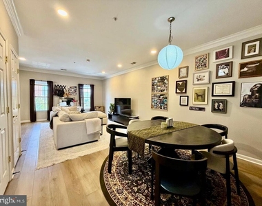 253 Market Street W - Photo Thumbnail 1