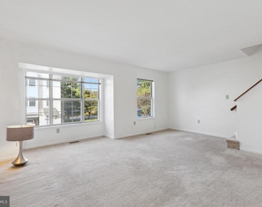 18221 Fox Chase Circle - Photo Thumbnail 2