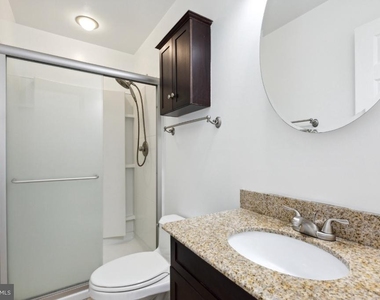 18221 Fox Chase Circle - Photo Thumbnail 12
