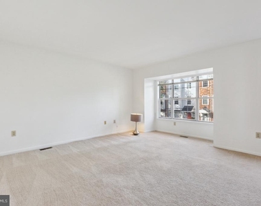 18221 Fox Chase Circle - Photo Thumbnail 1