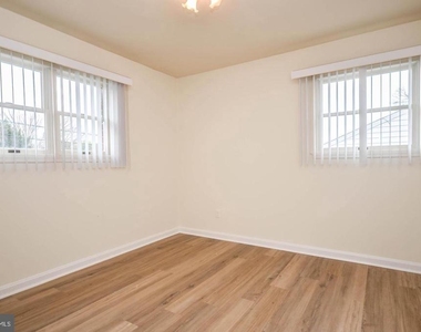 4426 Hallet Street - Photo Thumbnail 18