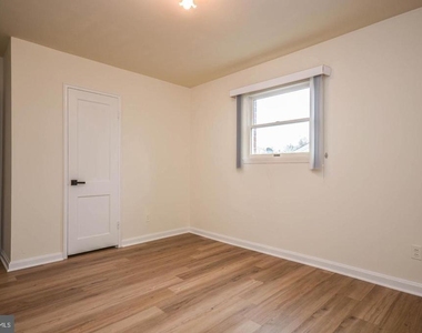 4426 Hallet Street - Photo Thumbnail 21