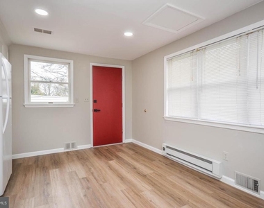 4426 Hallet Street - Photo Thumbnail 6