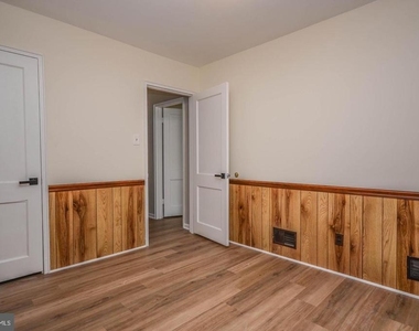 4426 Hallet Street - Photo Thumbnail 27