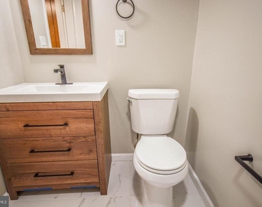 4426 Hallet Street - Photo Thumbnail 39