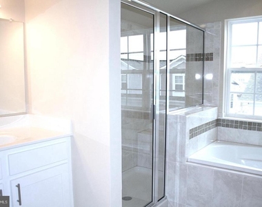 11926 Weybridge Lane - Photo Thumbnail 6