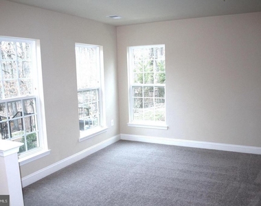 11926 Weybridge Lane - Photo Thumbnail 8
