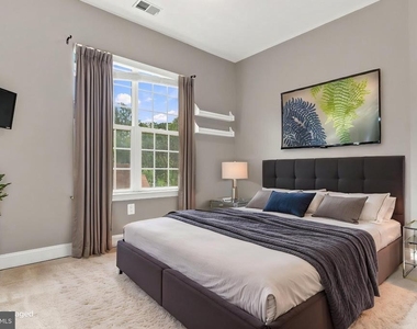 10717 Bentley Lane - Photo Thumbnail 32