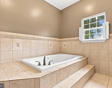 10717 Bentley Lane - Photo Thumbnail 28