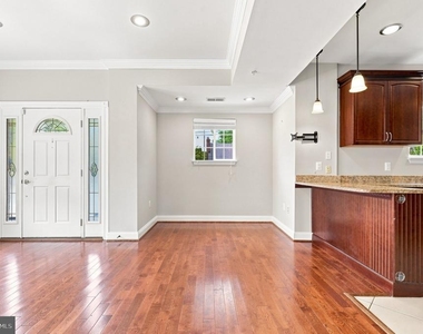 10717 Bentley Lane - Photo Thumbnail 4