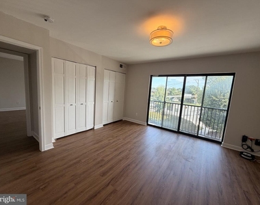 6 Monroe Street - Photo Thumbnail 6