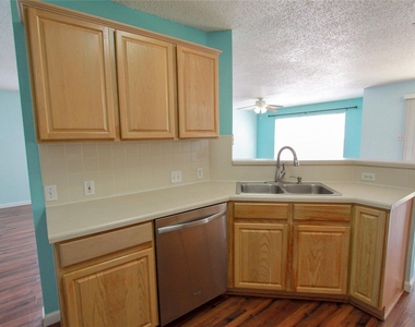 9705 Dalewood Dr - Photo Thumbnail 6