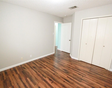 9705 Dalewood Dr - Photo Thumbnail 23