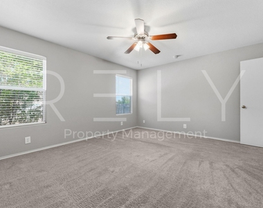 241 Moonstone Dr - Photo Thumbnail 15